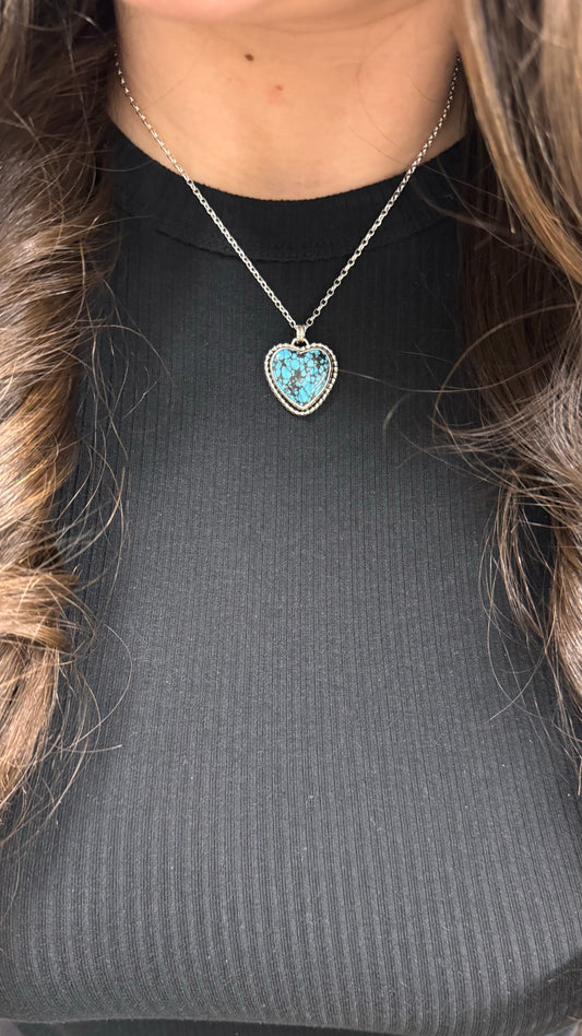 Beaded Hubei Turquoise Heart Necklace 18 Inch (2)